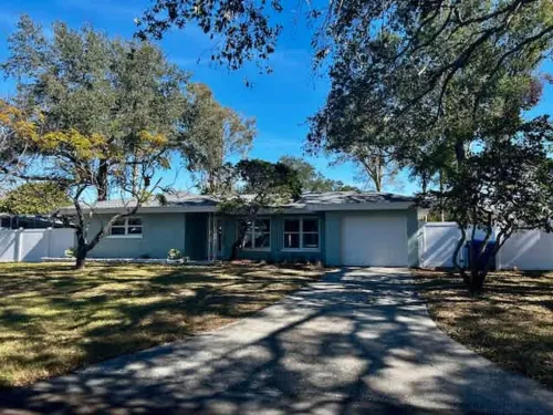 NEW Stunning Home-close to Beaches-pet Friendly