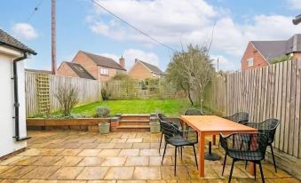 Charming 4 Bedroom Home Near Oxford!