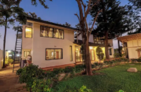 Azura Villa by Stayjade