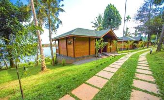 LakeRose Wayanad Resort - Water Front Grandeur