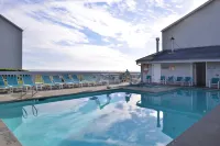 Beachfront Inn - Beach