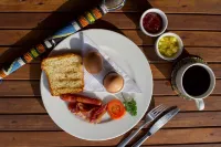 Angata Serengeti Hotel a 