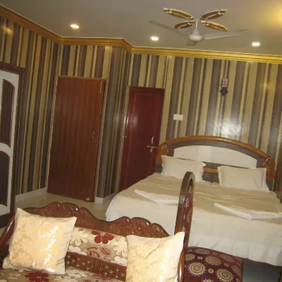 Kedareswar B&B Hotels near Dashashwamedh Ghat