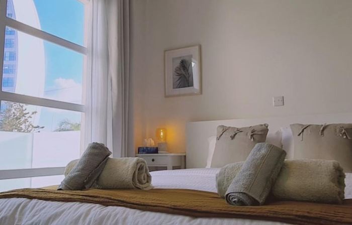 29 LIM - Downtown Retreat