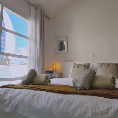29 LIM - Downtown Retreat - Homestays