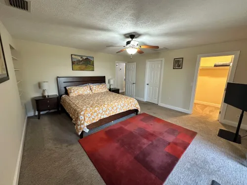 Peaceful Lakefront Home! Hotels in Keystone