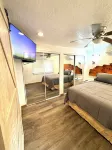 Pat Garret Mini Cabin 1 Bedroom 1 Bathroom