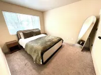 Spacious fully loaded 4-bedroom townhome sleeps 12 freeway access next to BYU Hotels near Springville City Skate Park
