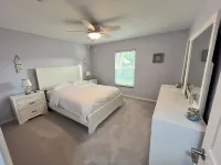 Spacious 4-bedroom pool house with WiFi and AC in charming Vero Beach