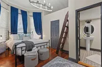 Charming 3-bedroom house downtown Frankfort/ king beds