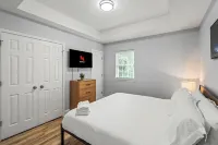 Stylish Downtown Gastonia Stay – 2BR/2BA w/ King + Queen