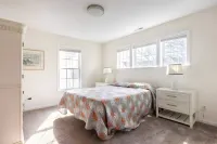 End Unit Townhome on Golf Course Cul-De-Sac with Great Sunsets & a Peloton
