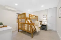 Beautiful, New 2-bedroom Sundance Retreat