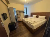 Hotel Capitol Zentrum - 24h - Hotels in Friedrichshafen