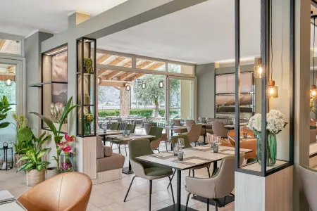 June Stay Lake Garda