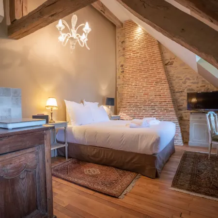 Sublimes hébergements en Coeur de forêt Hotels in Vierzon