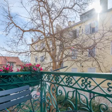 Starlight Luxury Suites