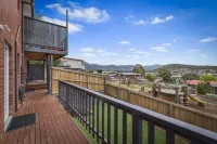 Cosy Cottesloe - Mount Wellington View - Free Parking - Free Wifi
