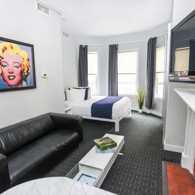 Maverick Suites at 245 Newbury St Hotels in der Nähe von Dreifaltigkeits-Kirche