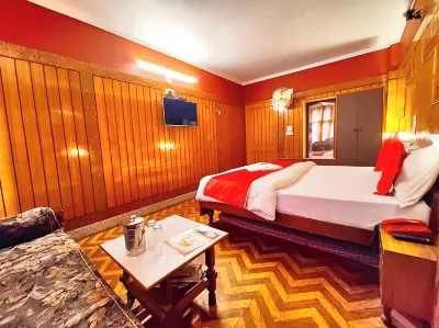 Hotel Near Boat House Mall Road Nainital Hotels near Nainital Lake