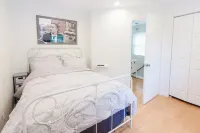 Charming 2-Bedroom Cottage in Loudoun Co, VA on 12 Gorgeous Acres w/ 2-Acre Pond Hôtels à proximité de : Franklin Park Performing & Visual Arts Center