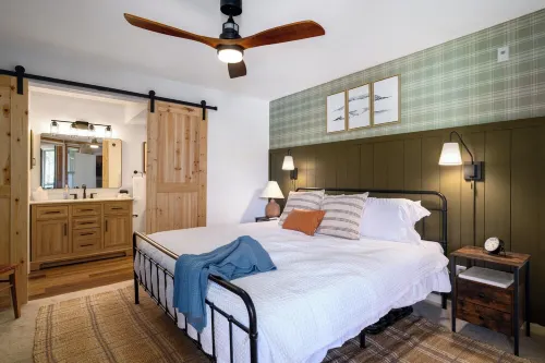 Hot Tub-Pool - 5 Min Walk to Base+Free Ski Shuttle