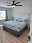 Private Pool, Walk to Beach 🏖️, Bright Sun Room, Quiet West End
