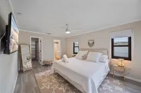 Perfect Sarasota Getaway: Fully Renovated Heated Pool w No Extra Fee -Game Room! - piscina