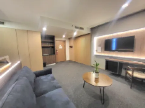 洛克西酒店-第三英里