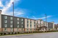 WoodSpring Suites Tampa Airport North Veterans Expressway Các khách sạn ở Citrus Park