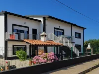 Freedom Surf House Hotele w: Peniche