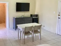 Hip Strip Beach Apartment walkable to clubs, beaches and restaurants