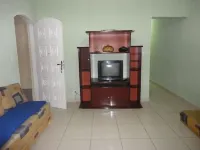 POOL HOUSE WITH 2 BEDROOMS AND 3 BATHROOMS