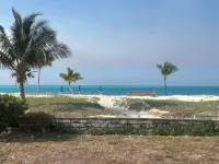Ocean view & Golf cart included!  Sports fans don’t miss any games pro or NCAA!