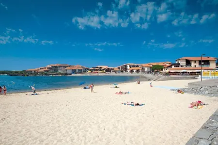 Appt Classified  , 2 Swimming Pools, Free Wifi, Terrace, BBQ, Edge of the Marine Lake