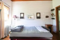 Zen Mountain Cabin: Forest-Bathing & Private Waterfall in Wine Country - 2성급