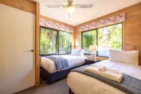 Palms on Kennedy Point - Stay Waiheke