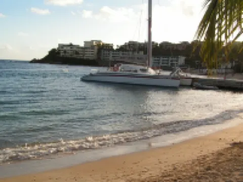 Prime Oceanfront, Remodeled St. Thomas 2BR/2BA Condo-Poolside, W/D, & Dining Hotels in Southside