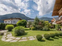 Landhaus Linden Apartment Johanna, apartment in a prime location in Uderns Hotels in Uderns