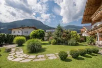Landhaus Linden, FeWo Emma, apartment in a prime location in the Zillertal