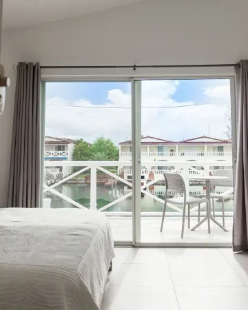 Family friendly villa less than 5 minutes from the beach