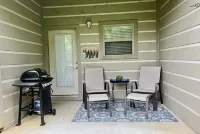 Modern & Comfy, Spring is Here, Near Cade's Cove in Townsend, the Peaceful Side!
