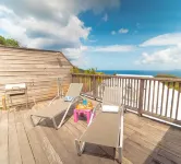 BEL'O... LOVELY VILLA WITH SEA VIEW, SWIMMING POOL AND CARBET. 住宿飯店