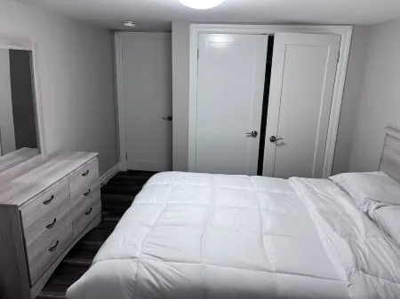 Specious 3 bedroom house near all amenities +  WiFi, modern kitchen, and clean