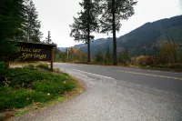 76GS - Genuine Log Cabin - WI-FI - Pets Ok - Sleeps 4