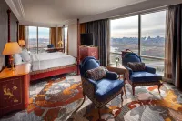 Hilton Lac Leamy Hotels near Le Parc Floral Dalton