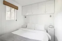 Tall Fig BnBEntire guesthouse in Foxground, Australia