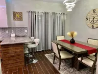 Newly remodeled modern townhouse -15 minutes from Honeymoon Island.