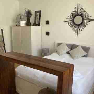 Downtown design Apartment (Aircondition) in historic center - best location Rooms