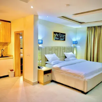 Slavan Suites & Apartments